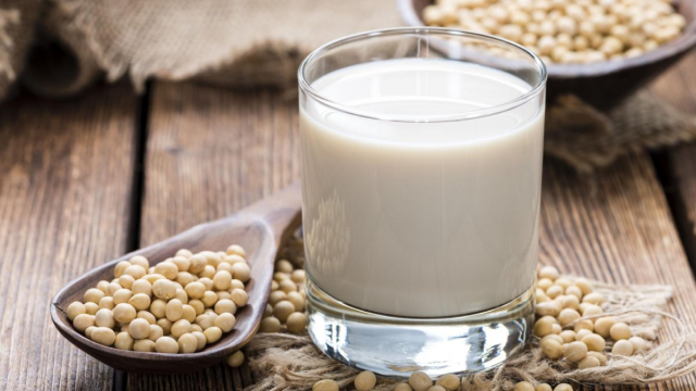 Giải đáp: Nên uống sữa đậu nành vào lúc nào là tốt nhất?